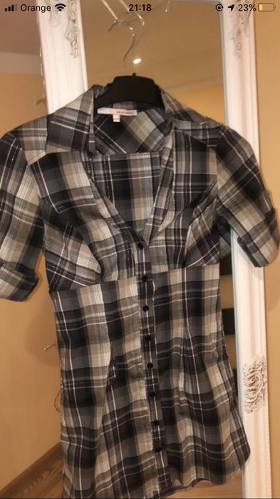 Szara koszula  w krate z guzikami