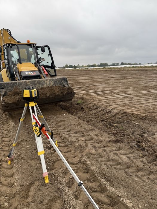 Usługi koparko-ładowarką, minikoparka 2.8 t. wiertnica, młot, wywrotka