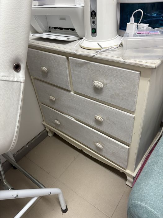 Comoda estilo vintage