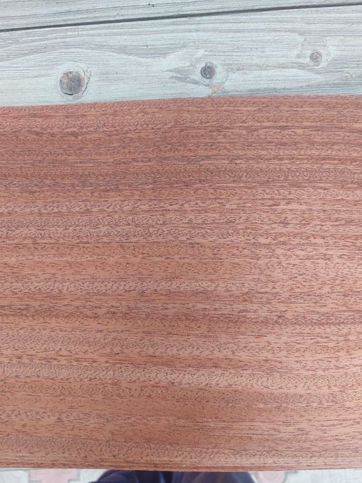 Шпон красного дерева mahagoni 220х2200 мм