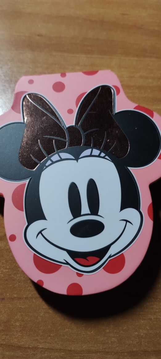 Nowy róż do policzków revolution Mickey Minnie Mouse Myszka Miki Mini