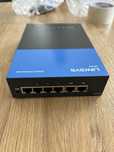 Router Linksys LRT214