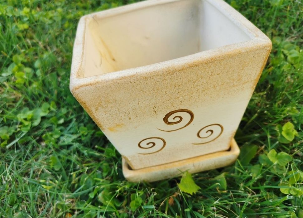 Doniczka gliniana mała