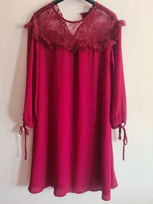 Monitor bordowa sukienka 40 L koronka