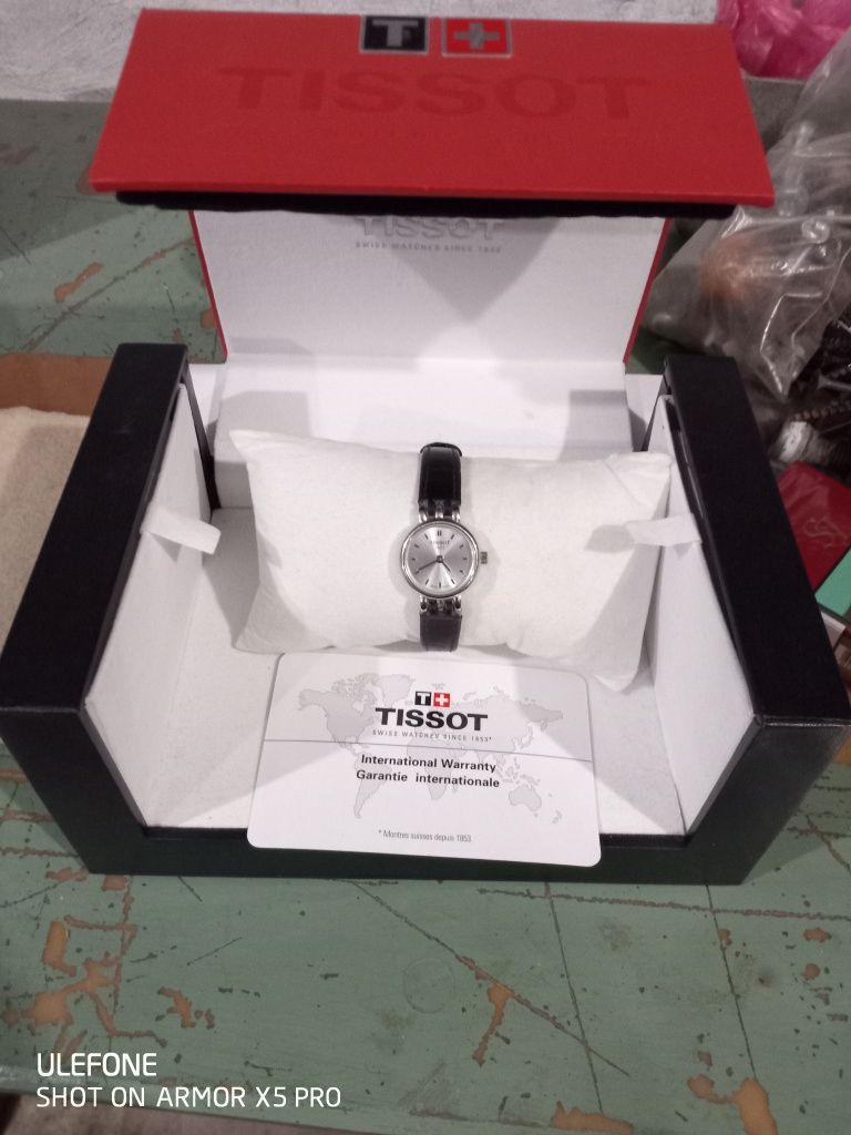 Женские часы Tissot Lovely
