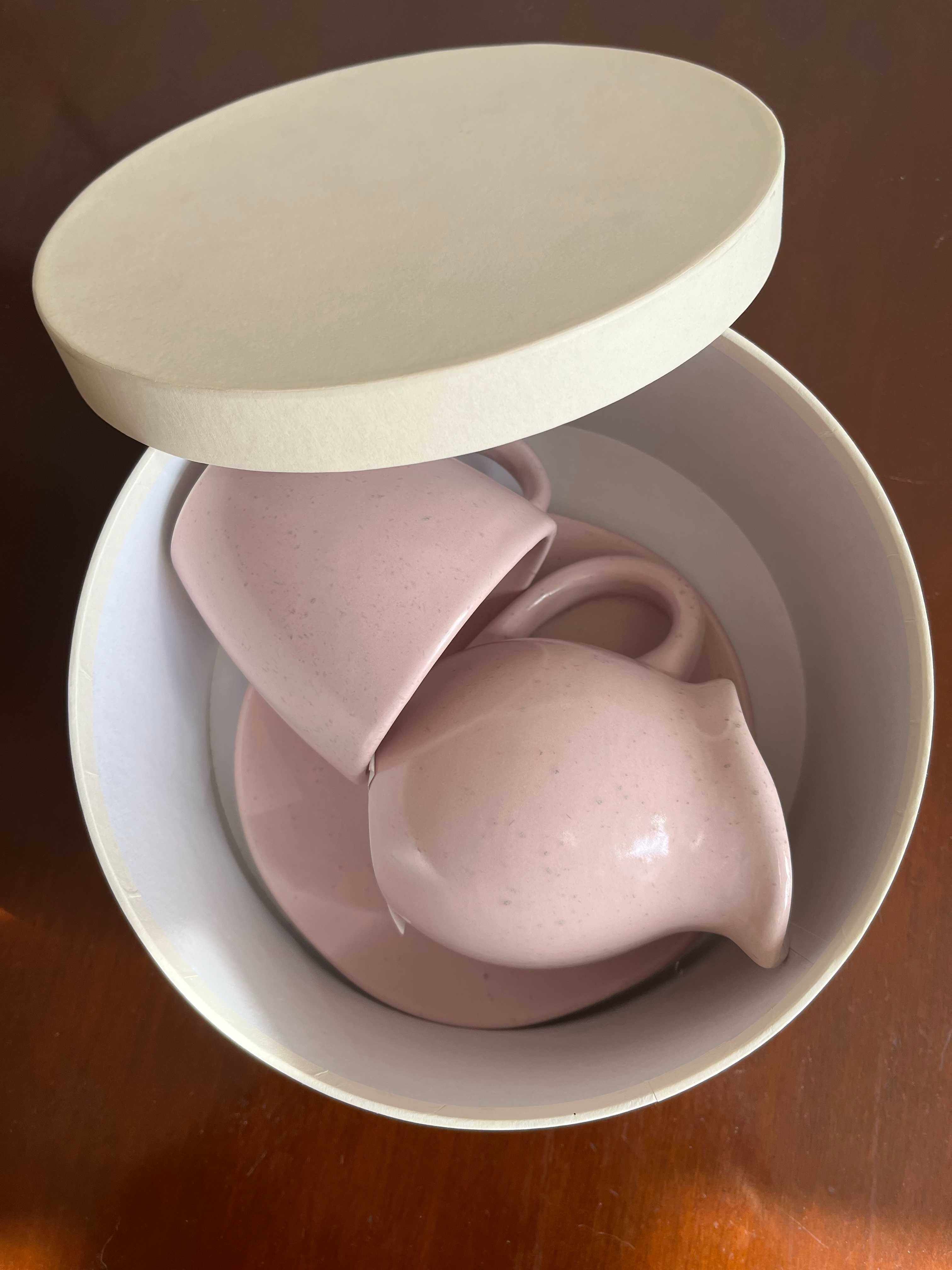 Набор посуды (чашка, блюдце, молочник) розовый, керамика, сервиз