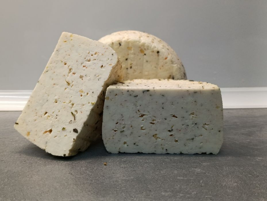 Kozie sery, ser kozi twaróg, typu feta