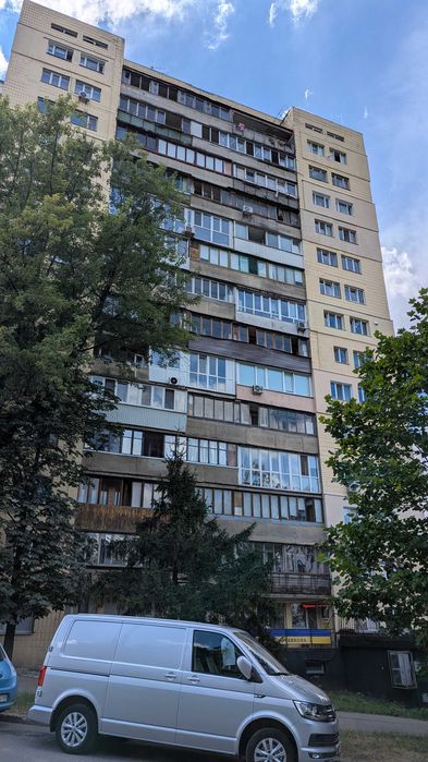 Продам двокімнатну м Київ Голосіївський район