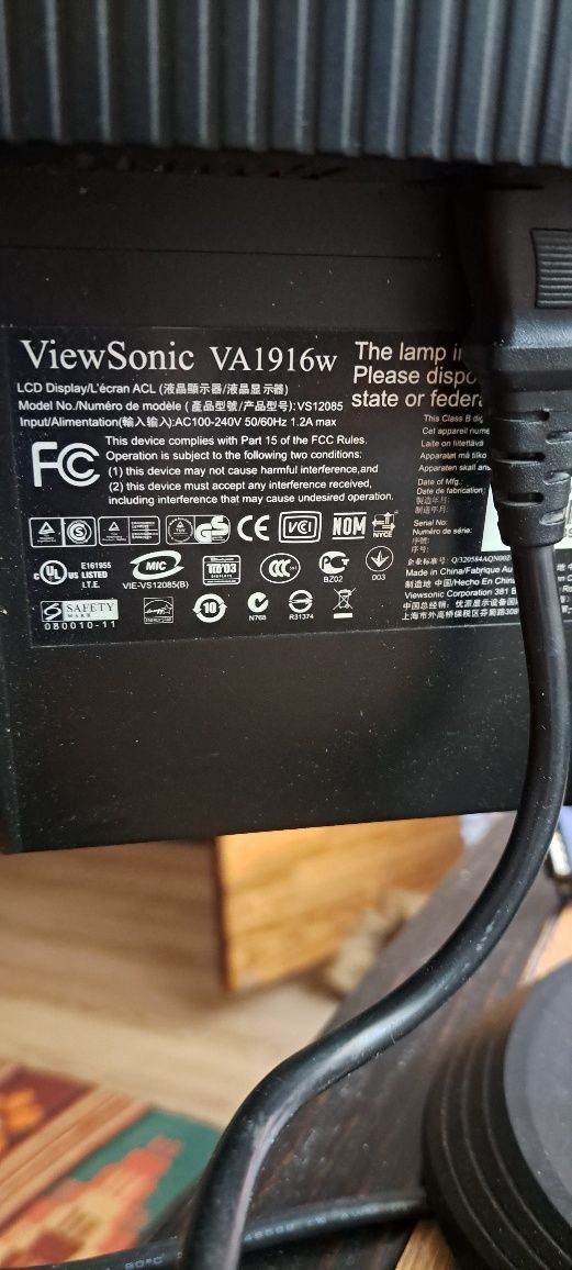 Монитор Viiew Sonic v1916w