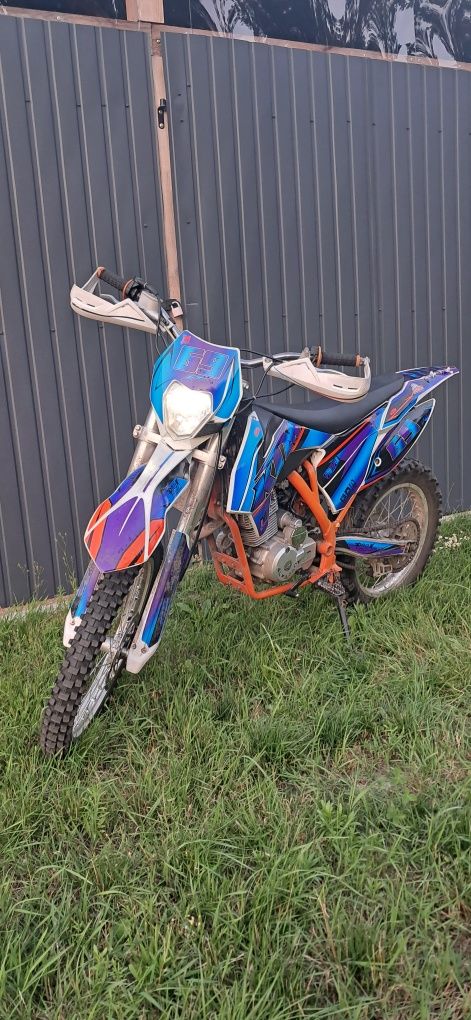 Cross alfarad 250
