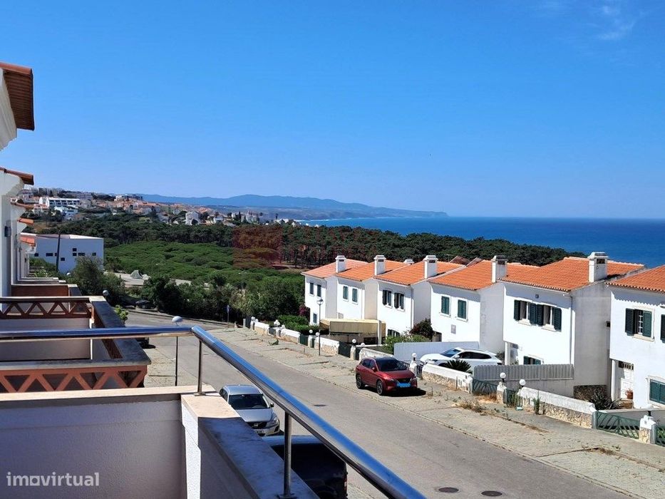 Ericeira - Moradia T3 com terraço e vista mar - a 800 mts da praia