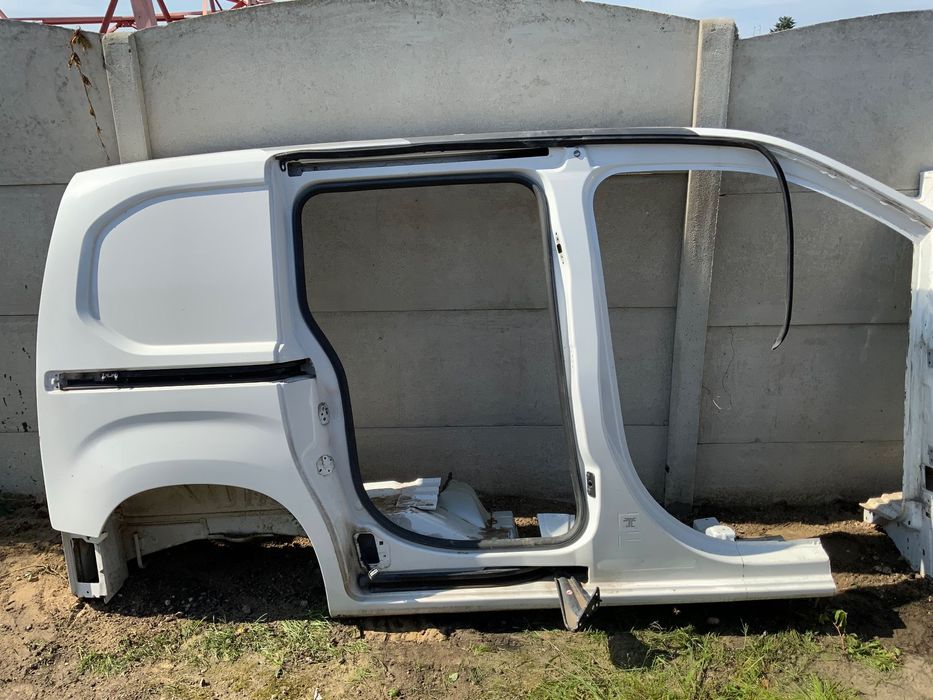 TYLNI TYLNY BŁOTNIK PRAWY COMBO E BERLINGO IV PARTNER IV Doblo PROACE