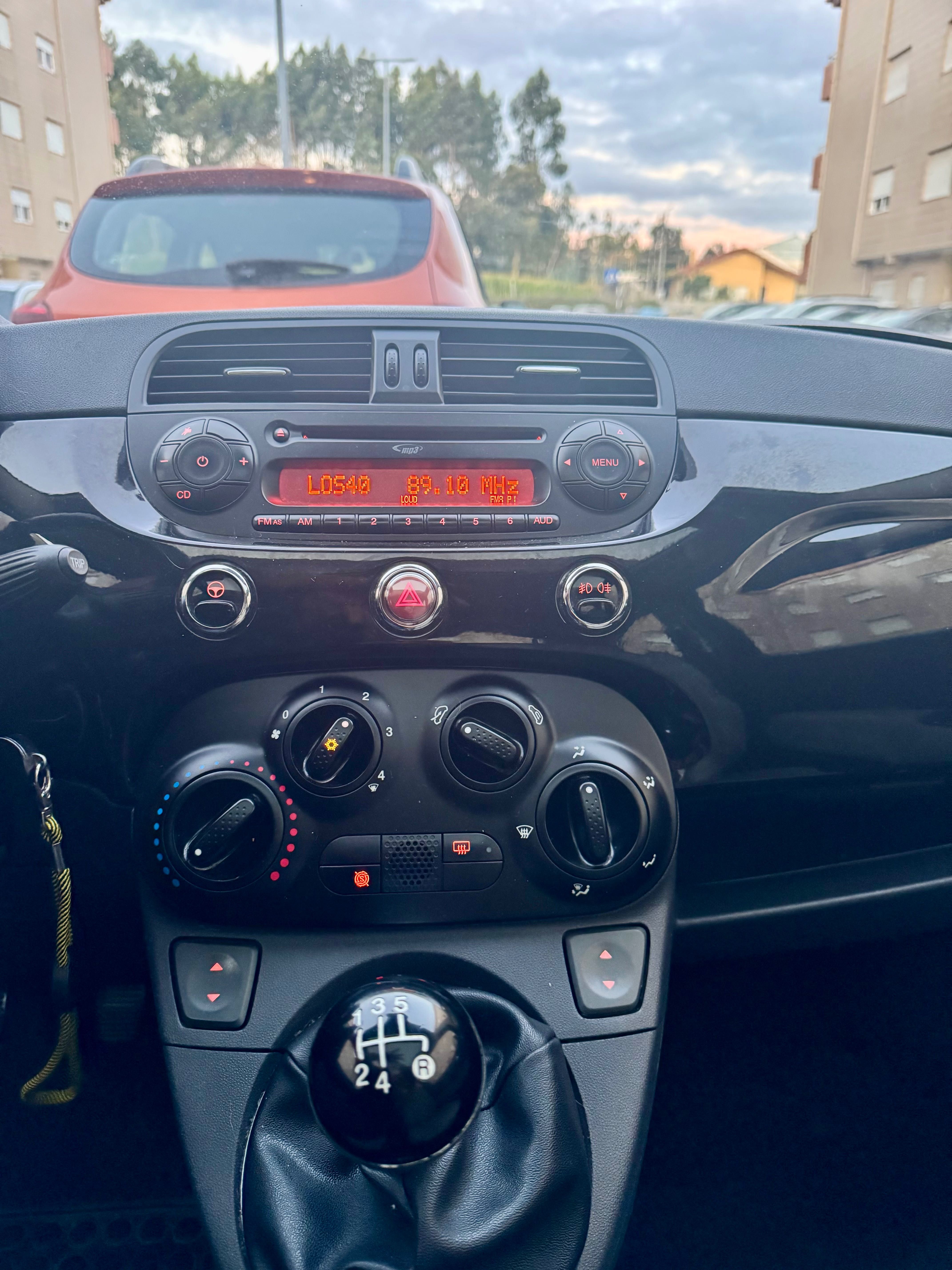 Fiat 500 1.2 Lounge 144 mil kms 2011