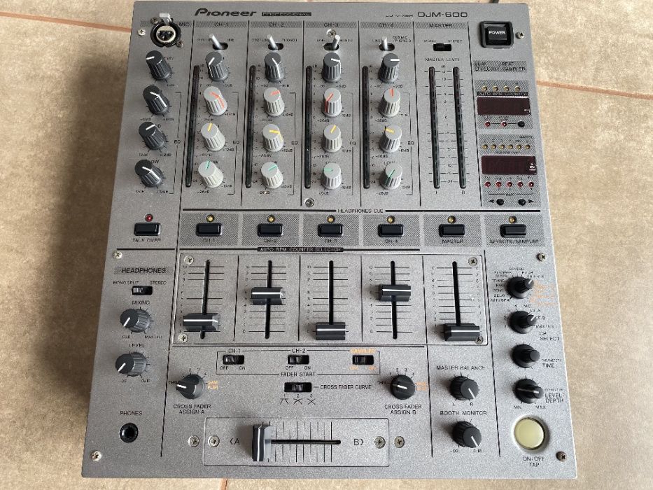 CDJ800 + DJM600 Pioneer