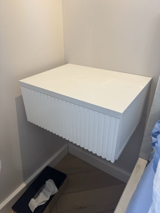 Szafka nocka ryflowana