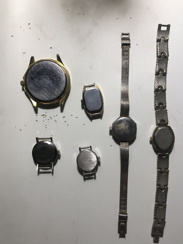 Старі наручні годинники