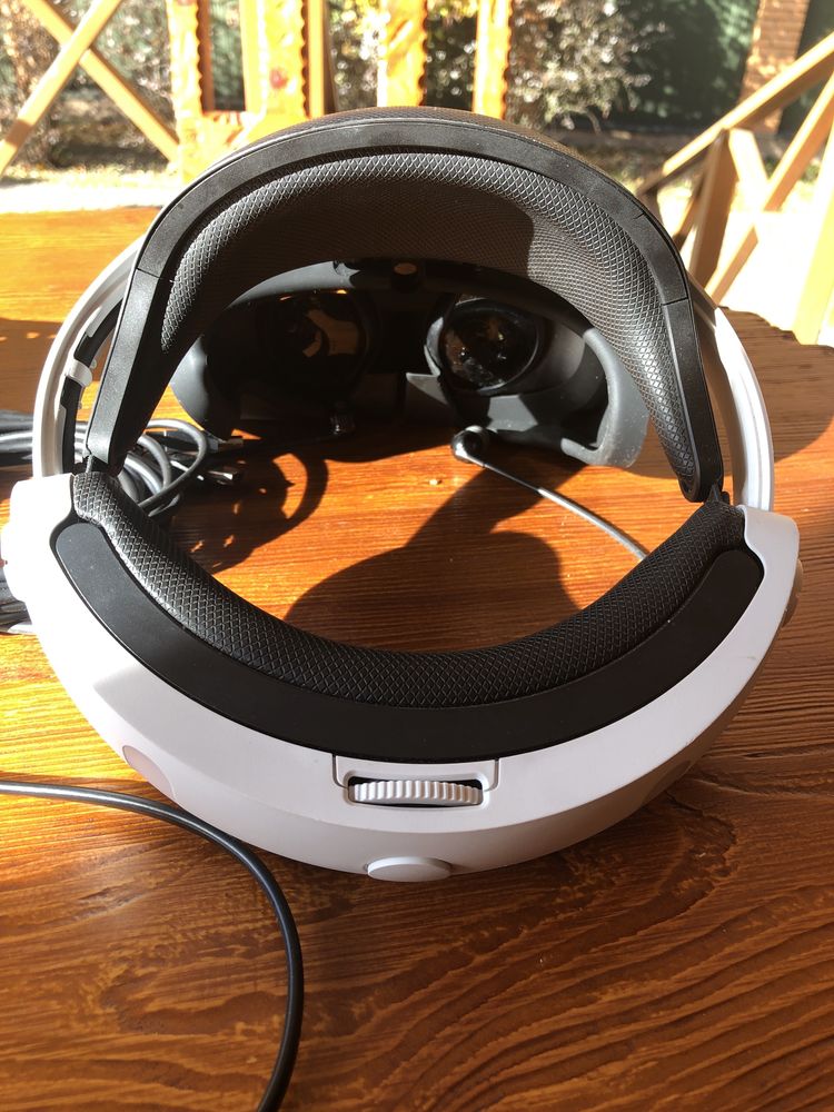 Очки шлем виртуальная реальность  SONY PS 4 с камерой.