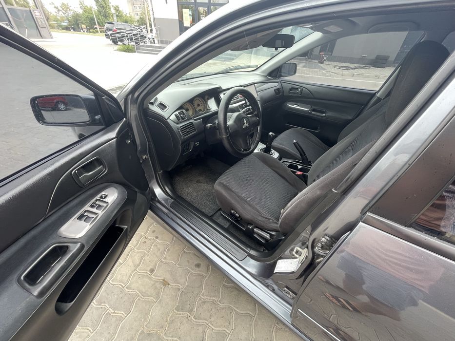 Mitsubishi Lancer 1.6 газ клімат