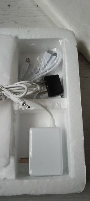 Teclast Tbook 10 – планшет із двома системами Windows 10 / Android