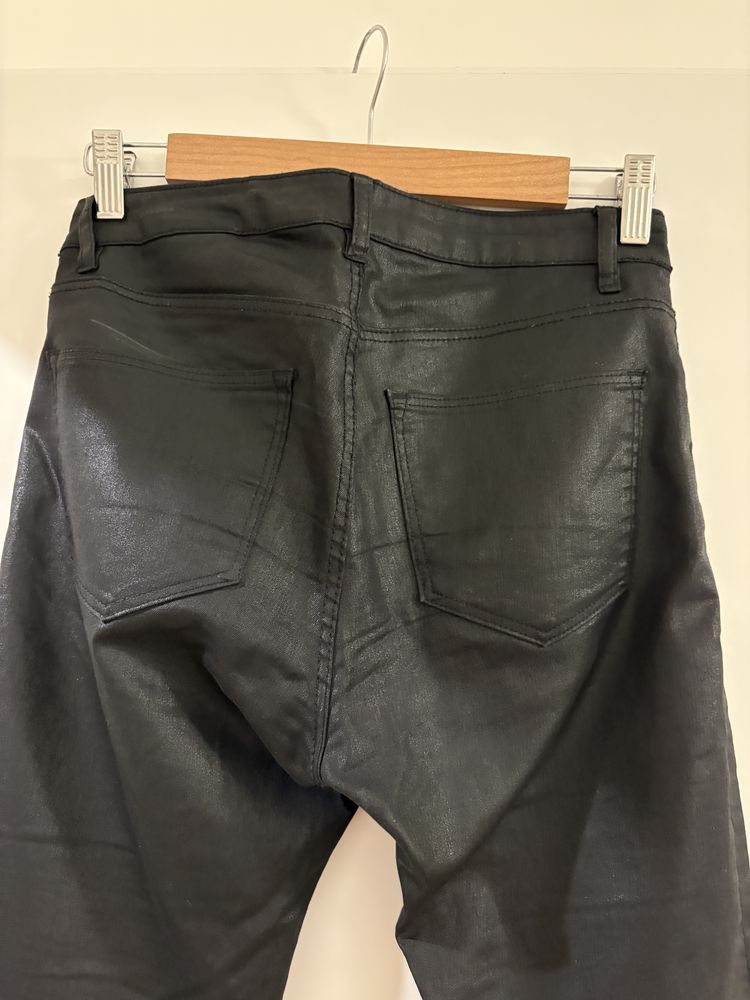 Woskowane spodnie z H&M