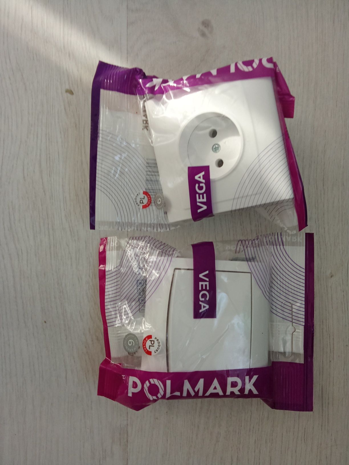 Włącznik pojedynczy i gniazdko bez uziemienia pojedyncze NOWE