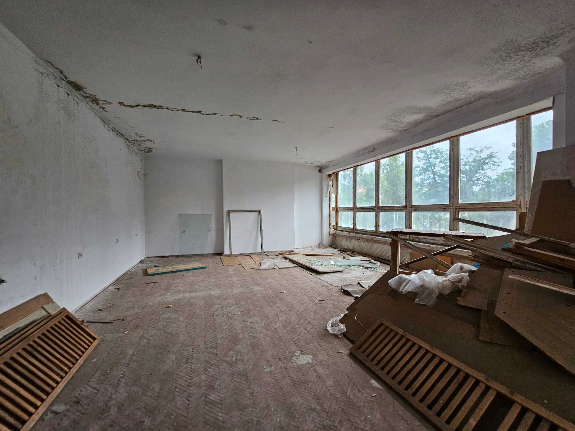 Продаётся помещение 380 кв.м. на Карачунах, ул. Бахчисарайская