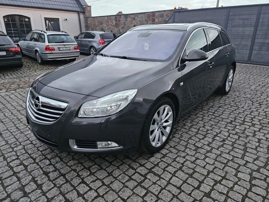 Opel Insignia Zadbany Opel Insignia 2.0 CDTI bogate wyposażenie, gotowy do jazdy.