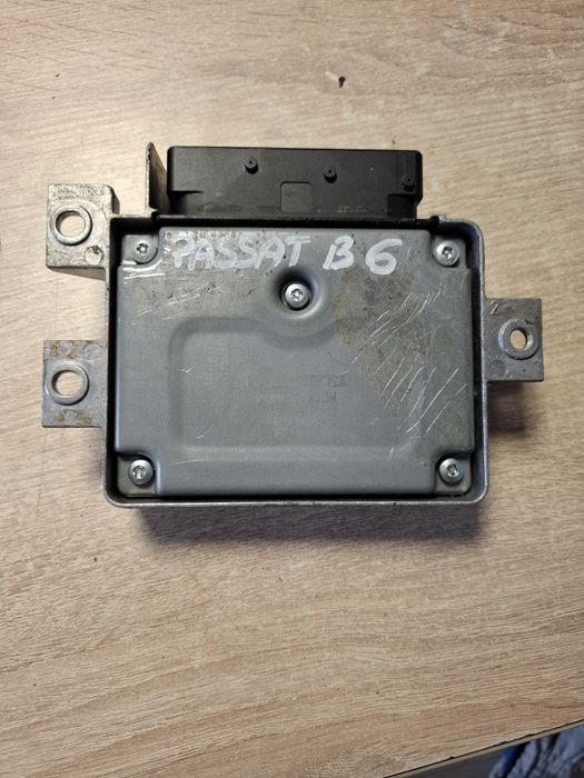 Volkswagen Passat B6 Moduł Sterownik Hamulca Ręcznego 801B