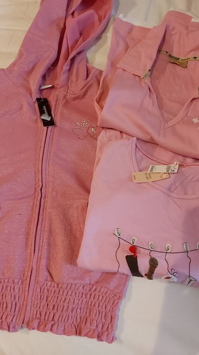 Różowe nowe bluzeczki i wdzianko kamizelka z kapturem