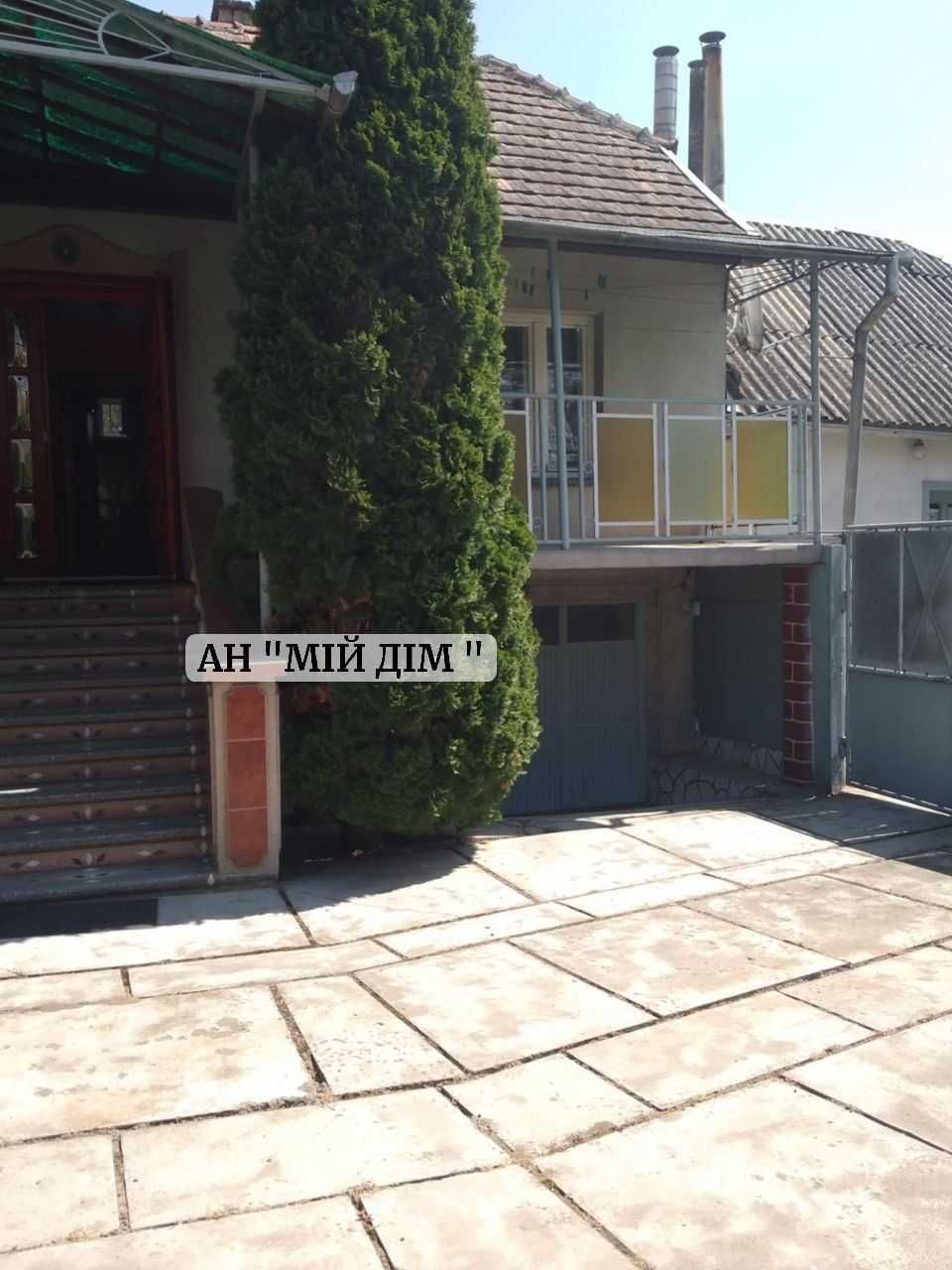 Продається гарний, затишний будинок