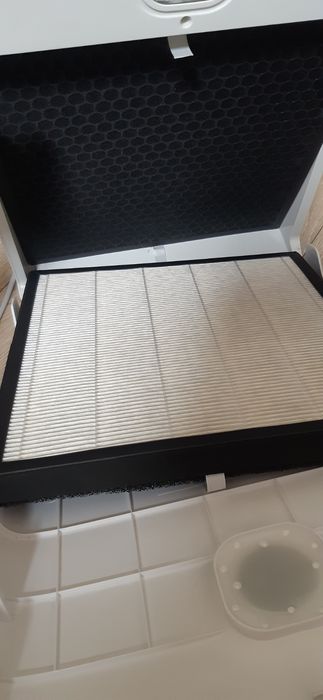 Очищувач повітря, освіжає, очищає та позбавляє алергенів в повітрі