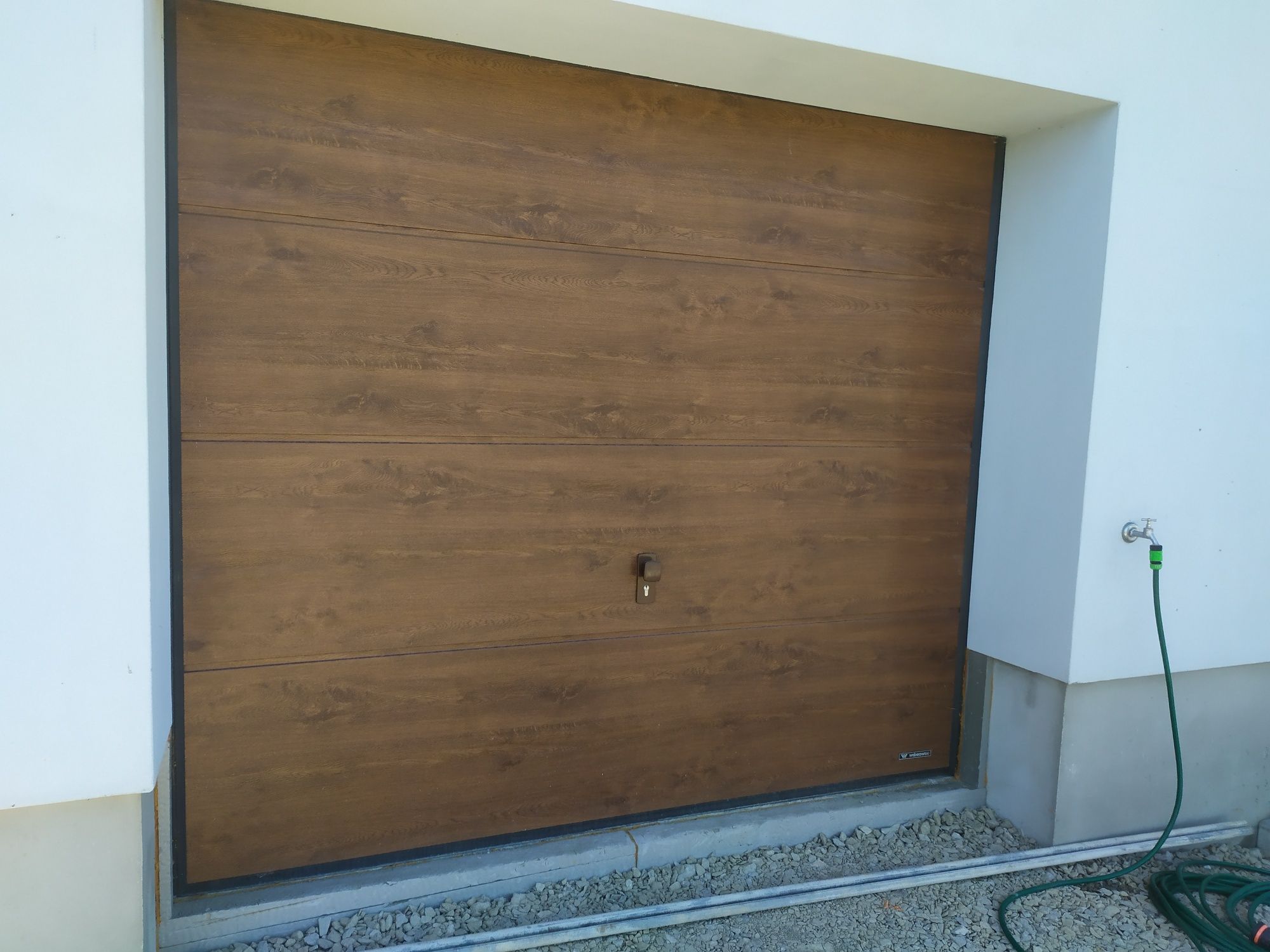 Brama segmentowa "Wiśniowki" drzwi garażowe 240*215