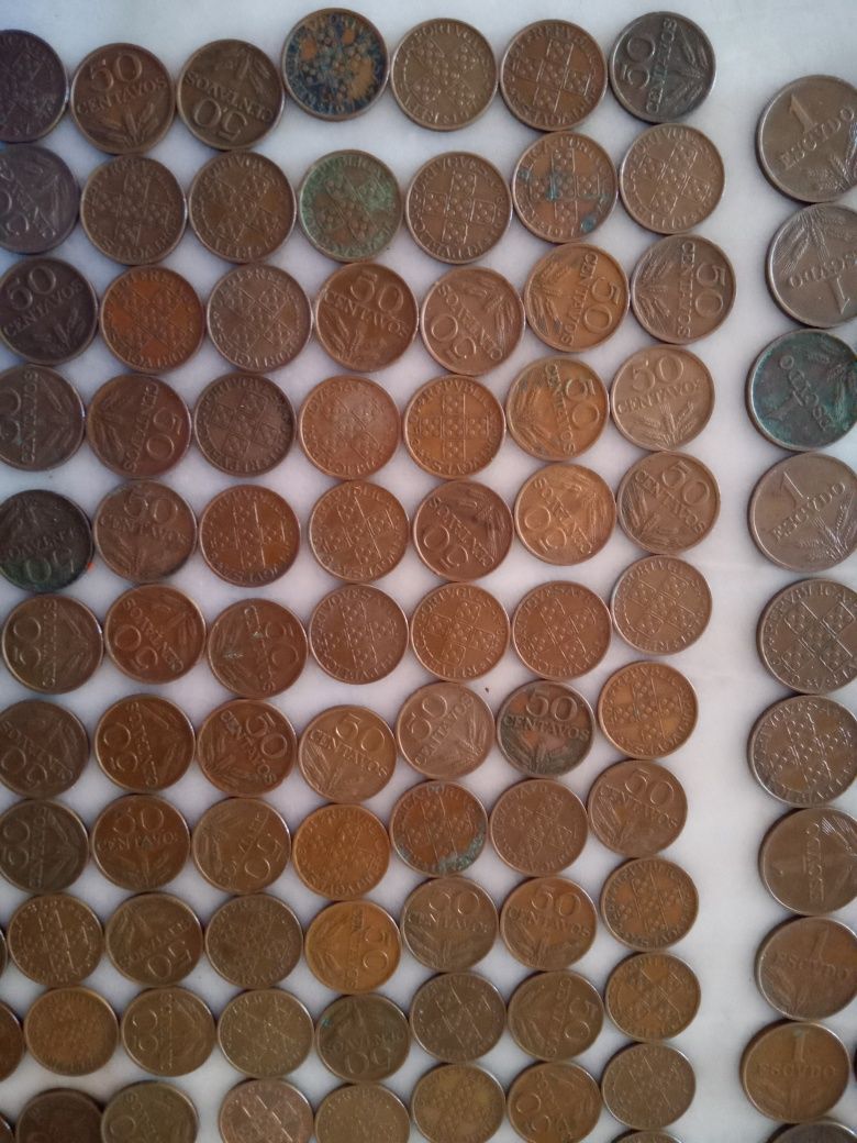 Conjunto de 383 Moedas de Escudo