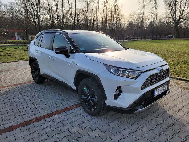 Toyota RAV4 Toyota RAV4 2019r. Hybrid 222KM 4x4 - pełna faktura VAT 23%