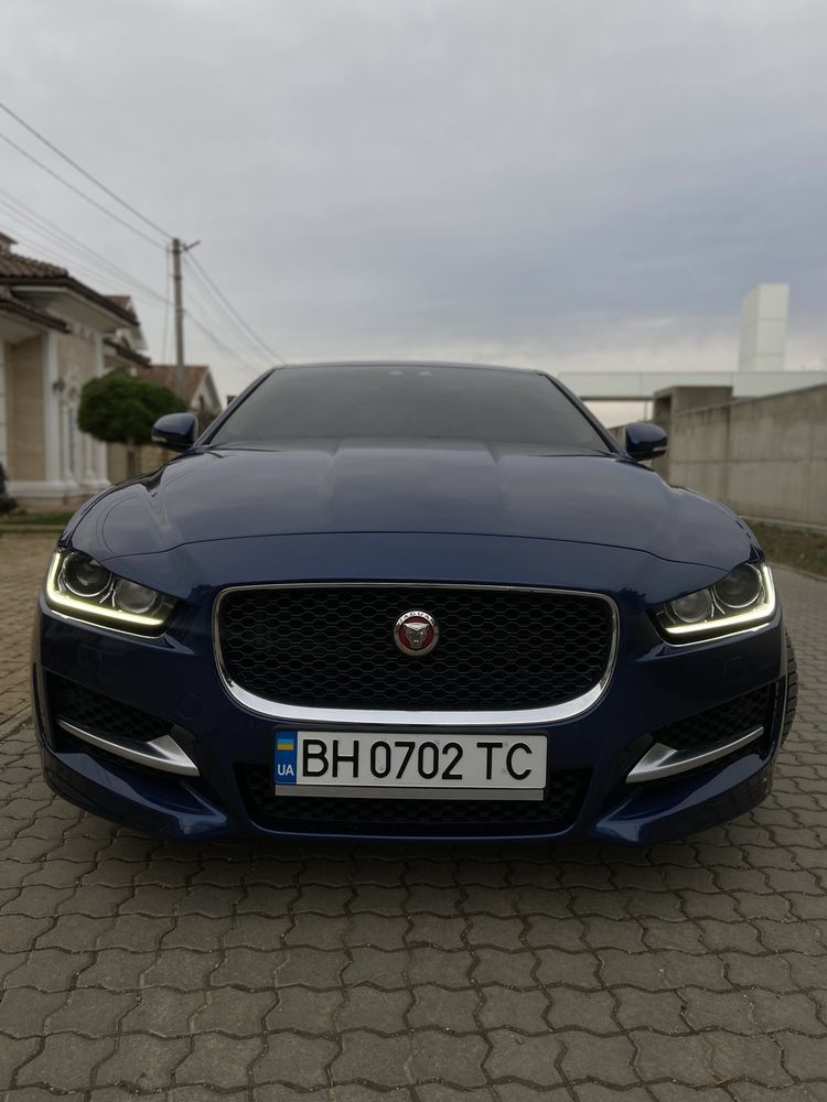 Jaguar XE 2015 R-sport