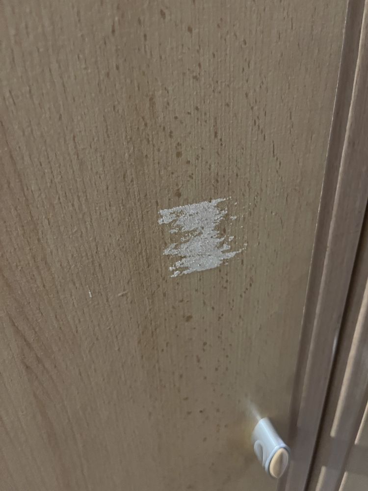 Szafa dwudrzwiowa z półkami