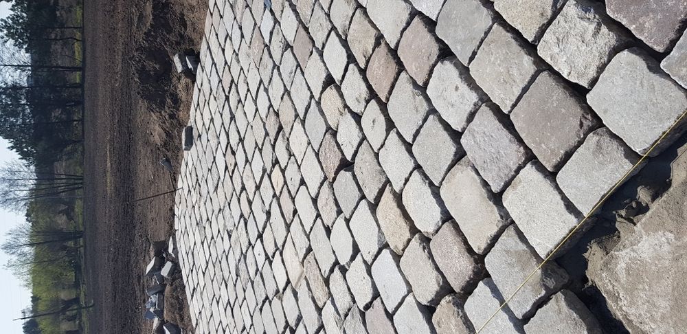 Bruk kostka granitowa cięta starobruk kamień polny granit rozbiórkowy