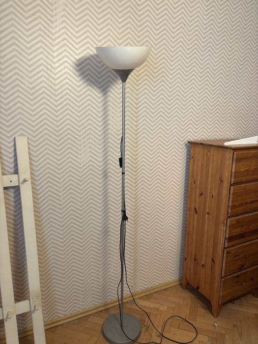 Lampa stojaca do salonu/sypialni