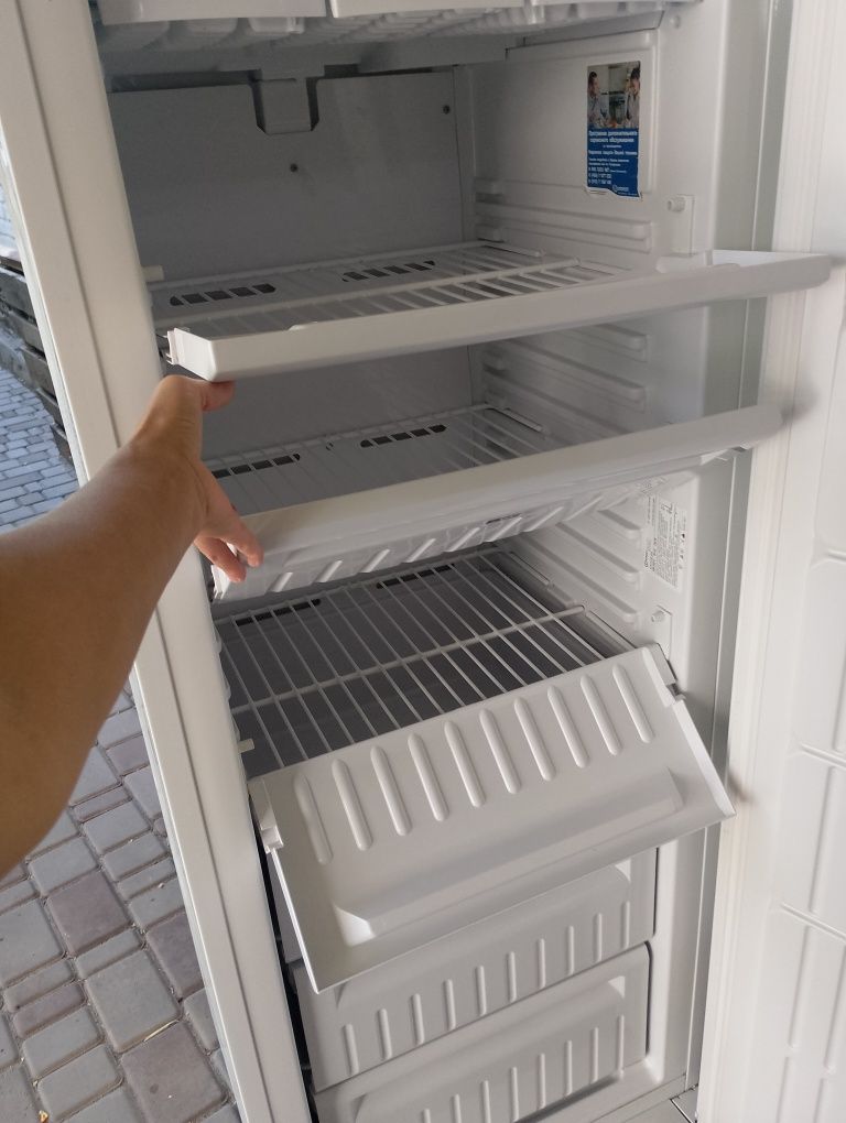 Морозильна камера Indesit no frost