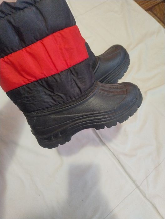 Дутіки дитячі нові