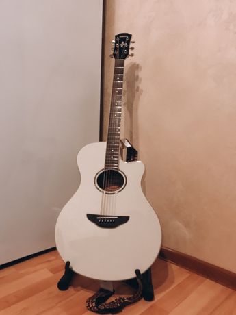 Електро-акустична гітара YAMAHA APX 600