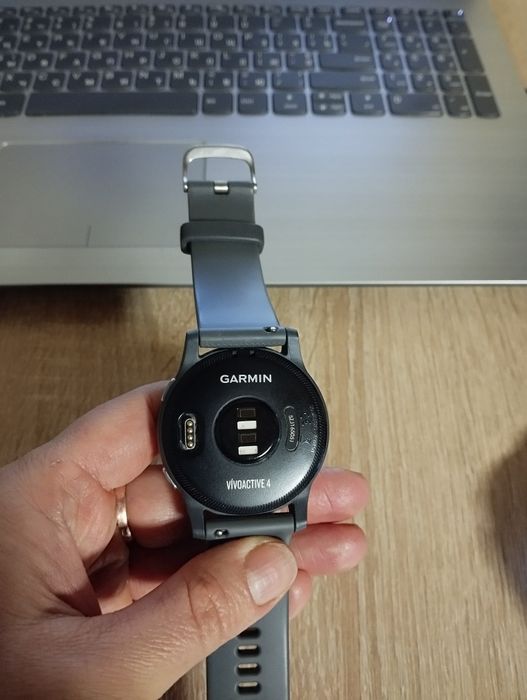 Годинник Garmin Vivoactive 4