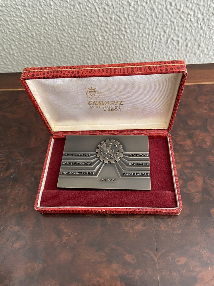 Placa comemorativa com estojo