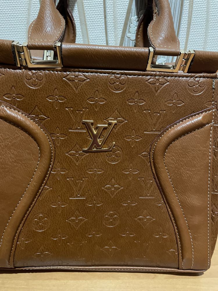 Дуже класна сумка в стилі Louis Vuitton
