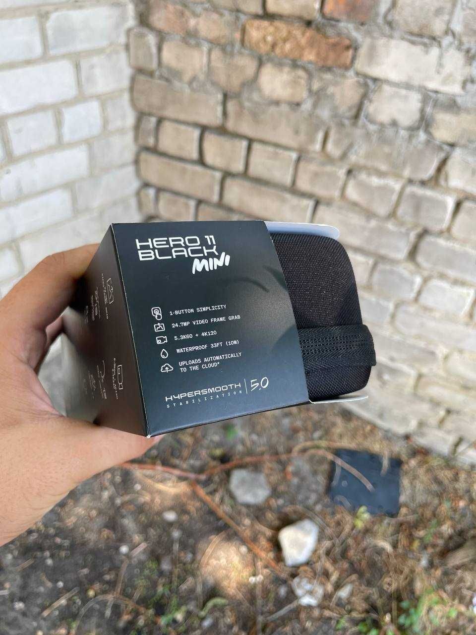 Нова екшн камера GoPro Hero 11 Black Mini з комплектом