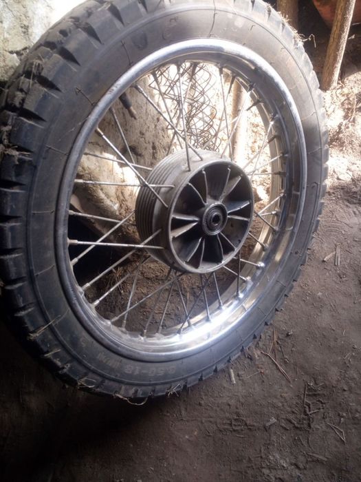 Колесо в збори ява R 18 обліцовка двигун в роботі запчастини любі