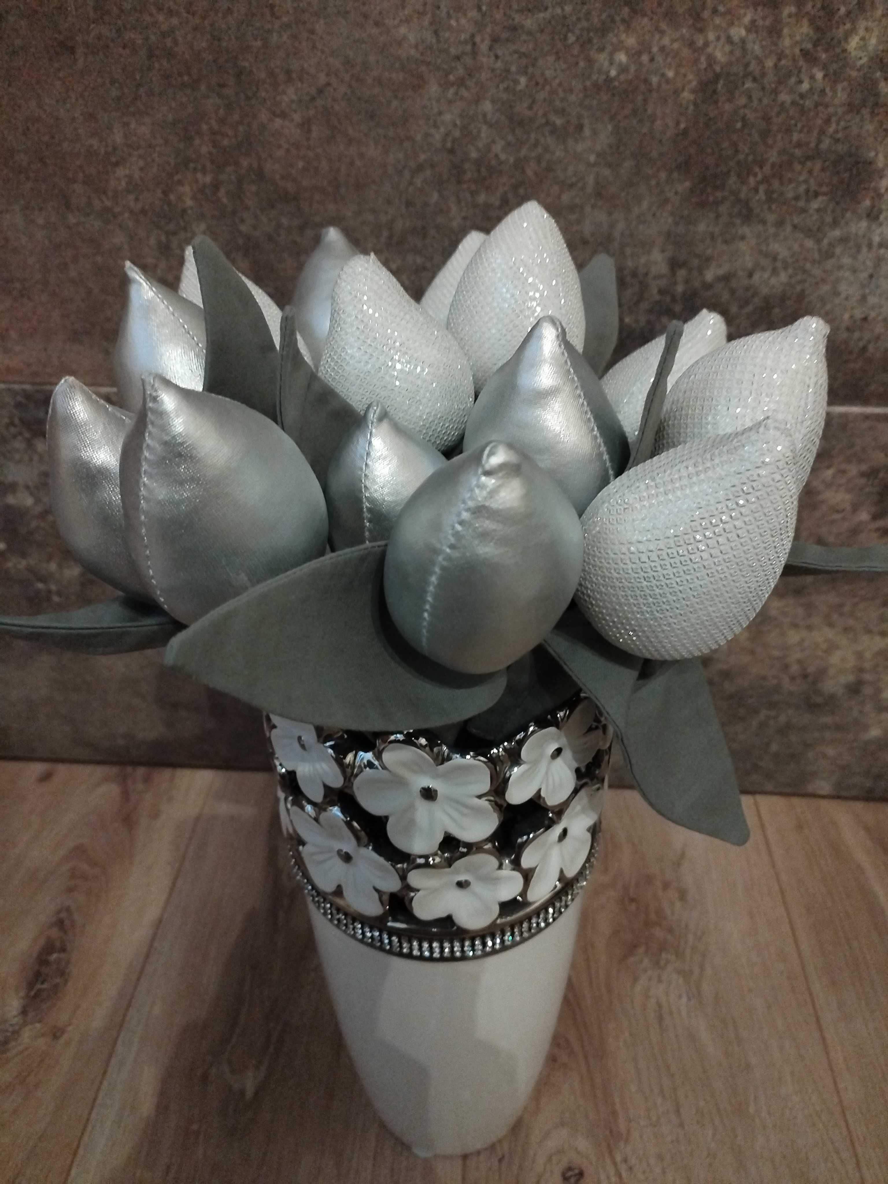 Tulipany materiałowe
