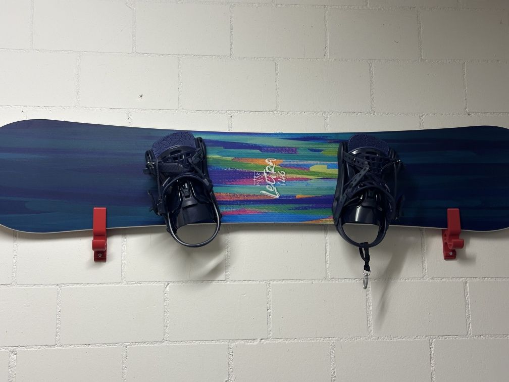 Wieszak uchwyt na Snowboard, Deskorolke, Wakeboard na ścianę