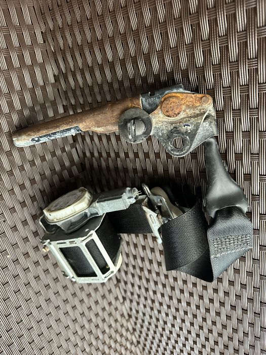 Продаж ремня беспеки водійський