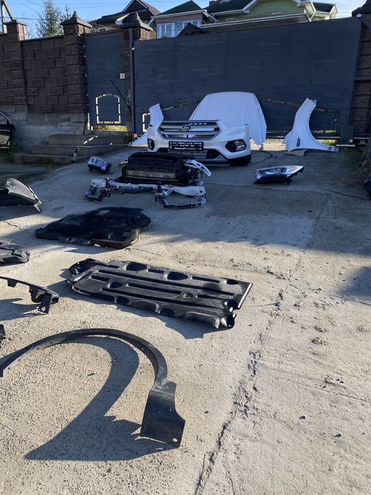 Ford Escape | Kuga 2015 - 2018 бампер, капот, крило, фара, радіатори